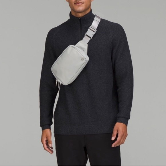 NWT Lululemon Belt Bag Large 2L - Silver - Picture 4 of 8